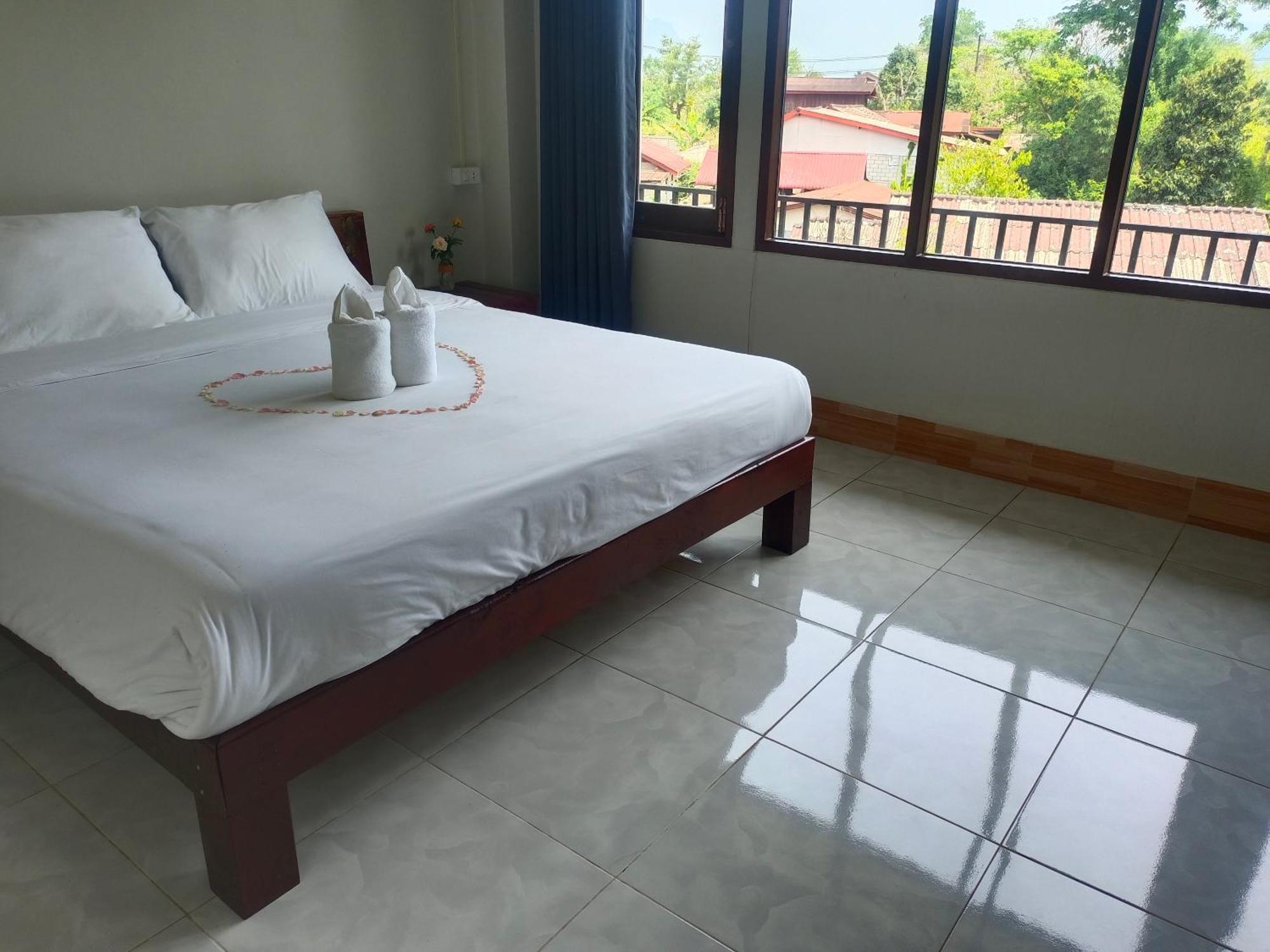 Vang Vieng Champa Hotel エクステリア 写真