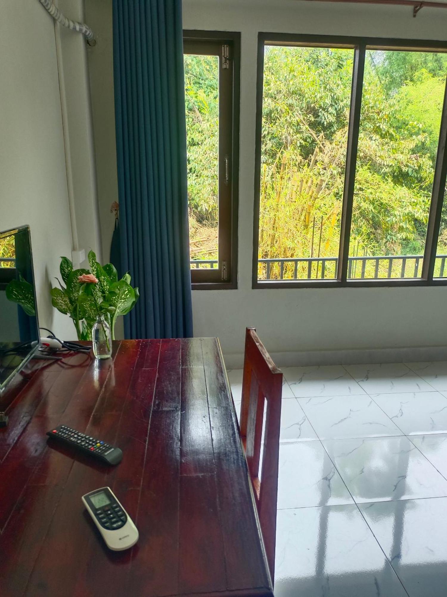 Vang Vieng Champa Hotel エクステリア 写真