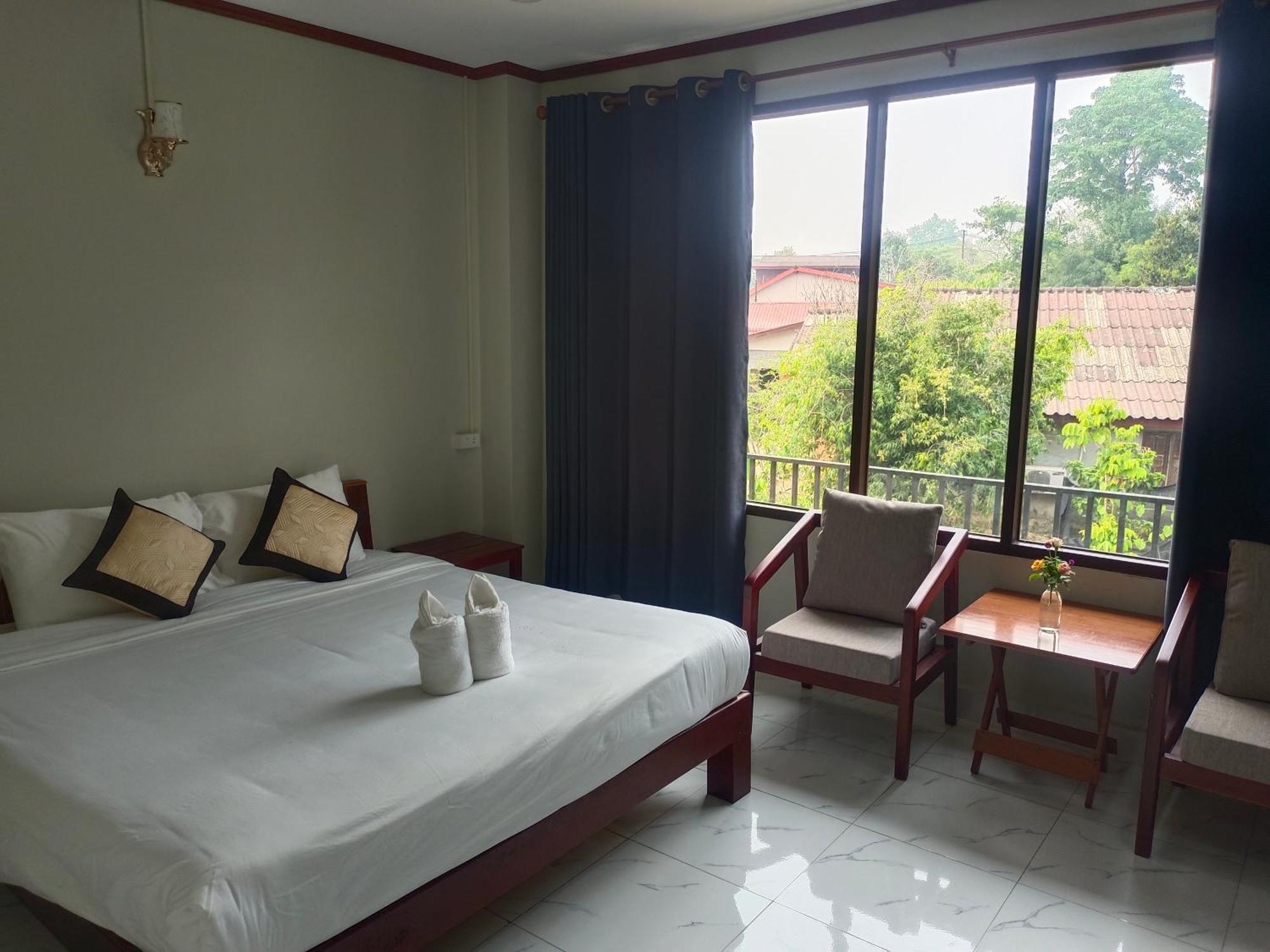 Vang Vieng Champa Hotel エクステリア 写真
