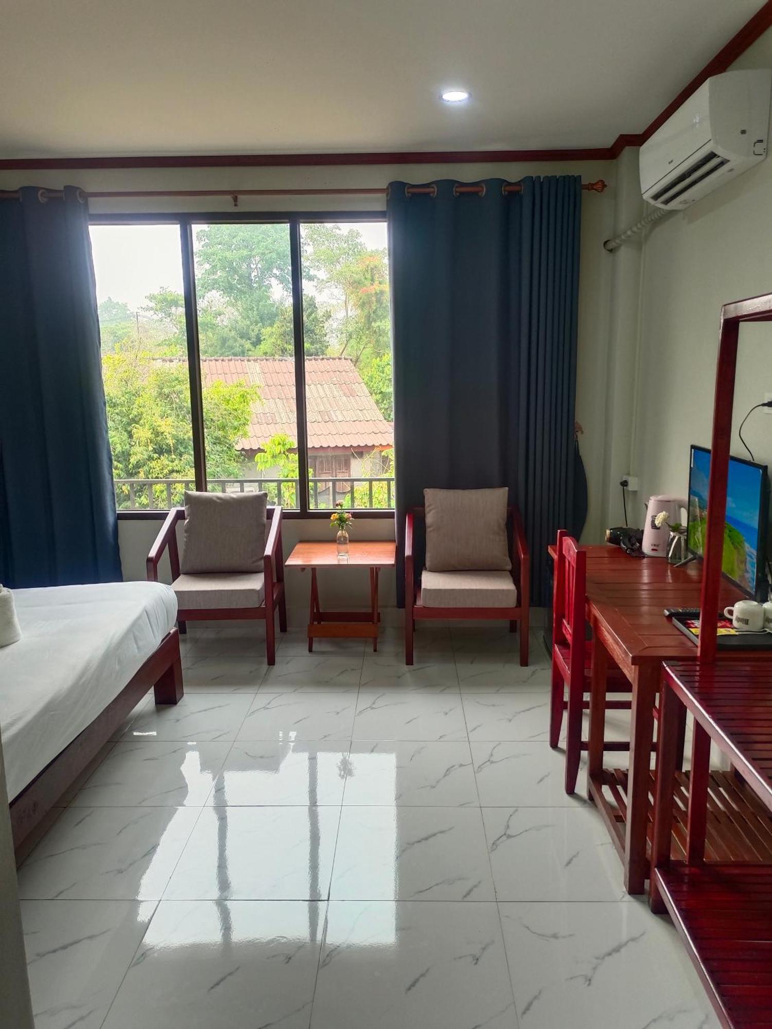 Vang Vieng Champa Hotel エクステリア 写真