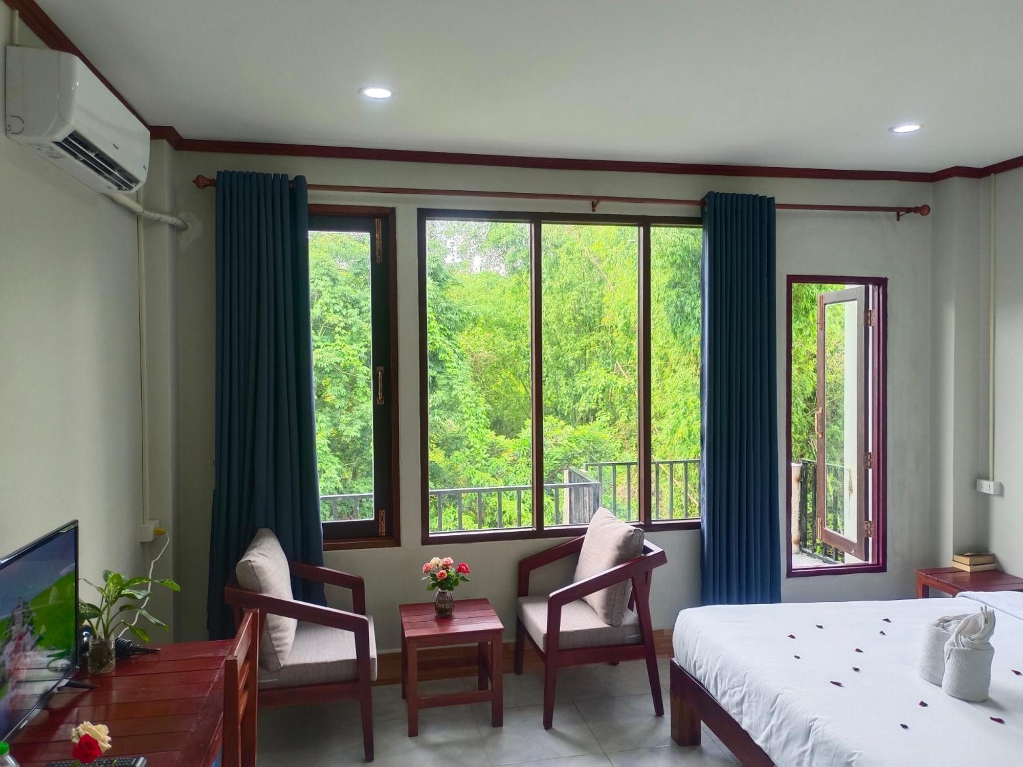 Vang Vieng Champa Hotel エクステリア 写真