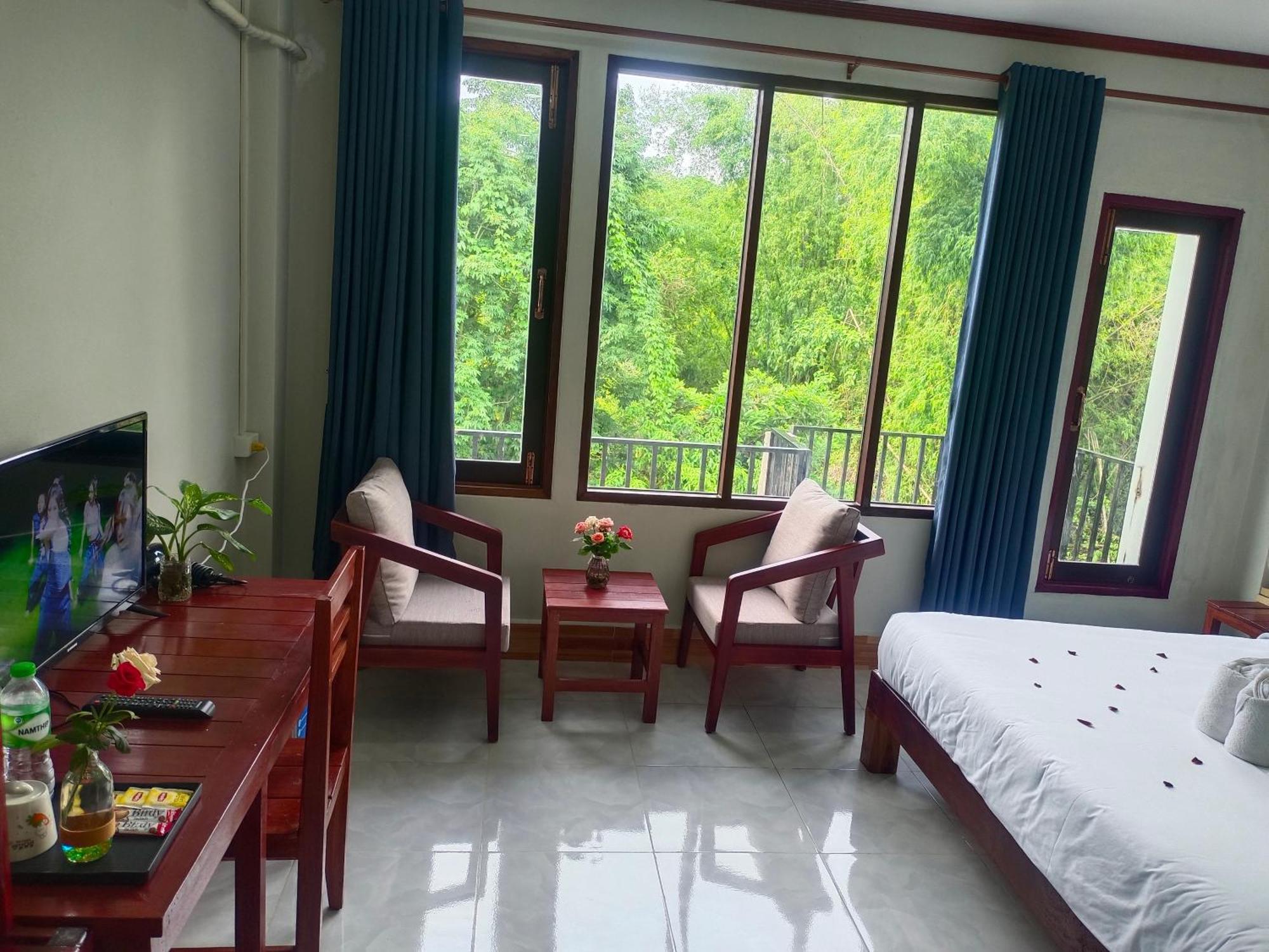 Vang Vieng Champa Hotel エクステリア 写真